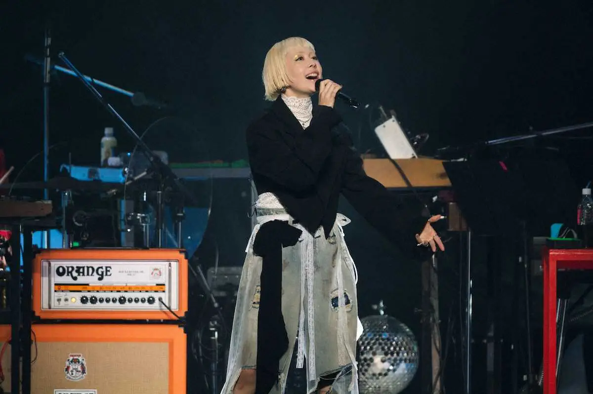 木村カエラ 12年ぶり武道館で感涙「涙の鍵は海の底に投げてきた」はず