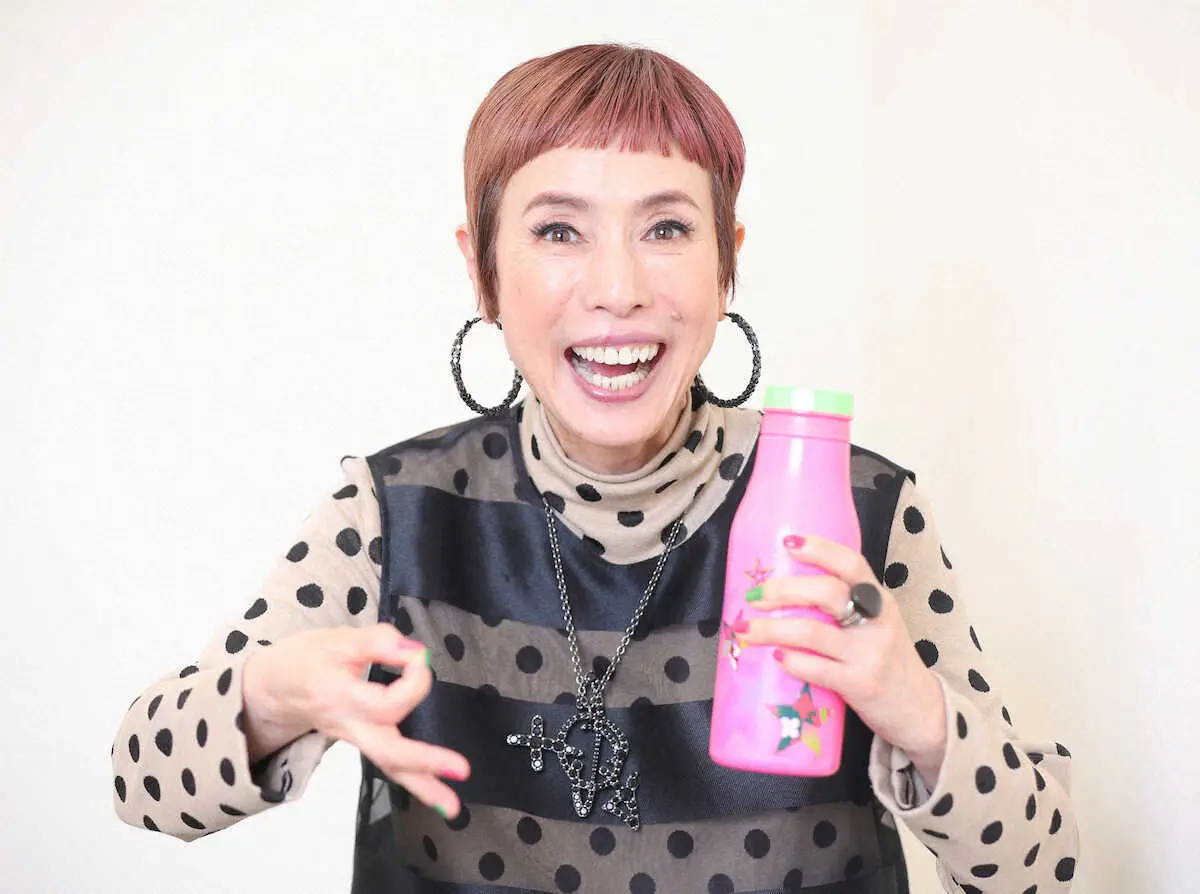 秘密のケンミンSHOW極」で司会を務める久本雅美（右）と爆笑問題・田中