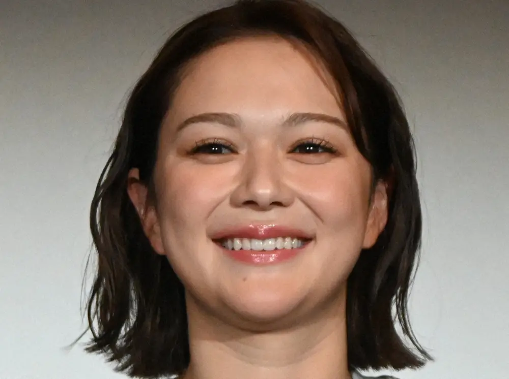 記事全文】村重杏奈 “偽アカ”出現に警告「おい！！！懲りろ！！誰だ