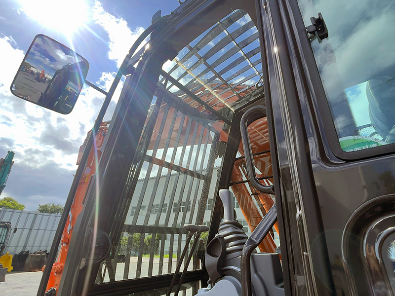 解体バックホークレーン仕様（ZX135USK-7） | エスアールエス株式会社