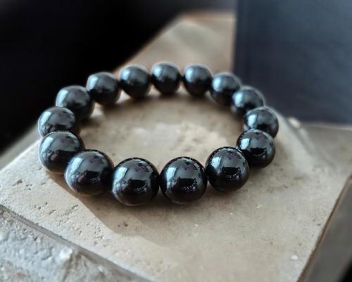 最強の魔除け、黒水晶モリオンがあなたを守る。 商品詳細｜天然石は