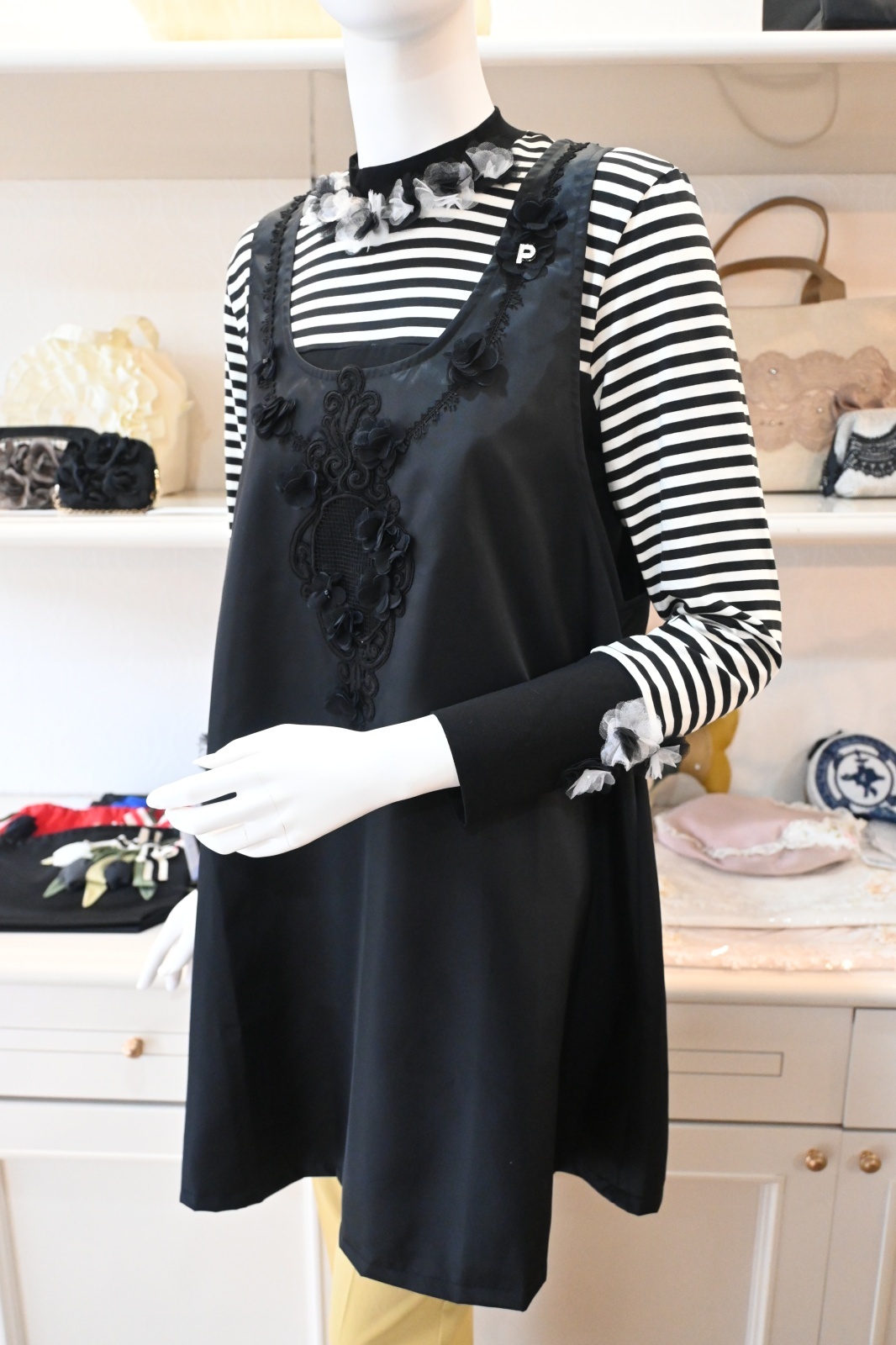 さえらヒスクローネ エプロン さえら ヒスクローネ エプロン レース 花