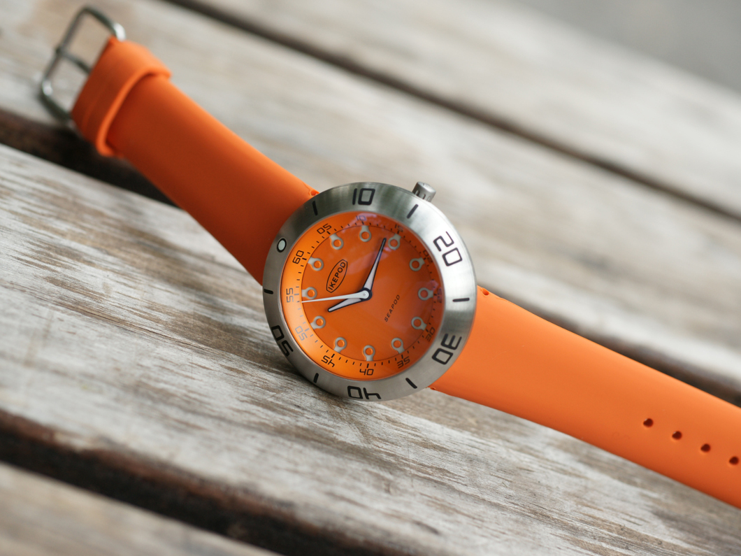 30本限定！30周年記念モデル第4弾】ブランドカラーの鮮やかなオレンジ