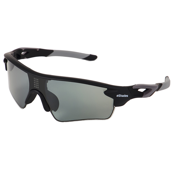 0.1秒、瞬間調光サングラスeShades（イーシェイド）／日本製VNP-ESD