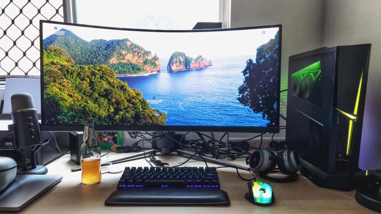 MSI MPG ARTYMIS 343CQR Review| With a nice 1000R curve