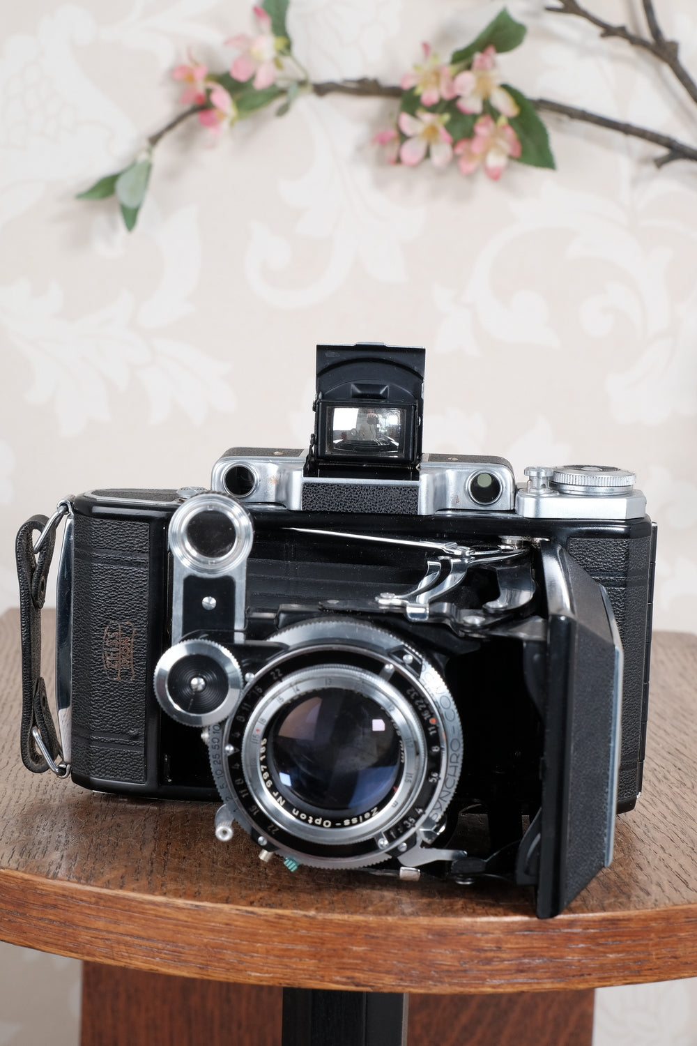 SUPERB! 1953 Zeiss-Ikon Super 6x9 Ikonta 531/2, Synchro-Compur