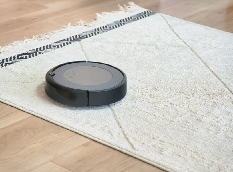 ルンバ・お掃除ロボット向きのラグカーペット10選｜選び方＆使用上の