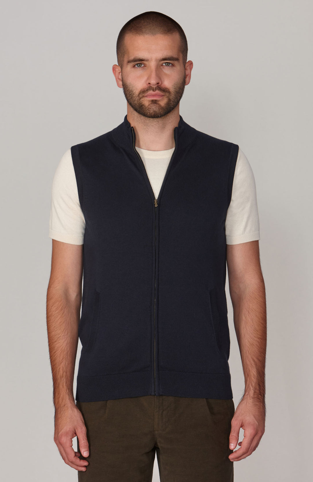 Shop Men's Lightweight Cotton Knit Gilet: Versatile Everyday Layer