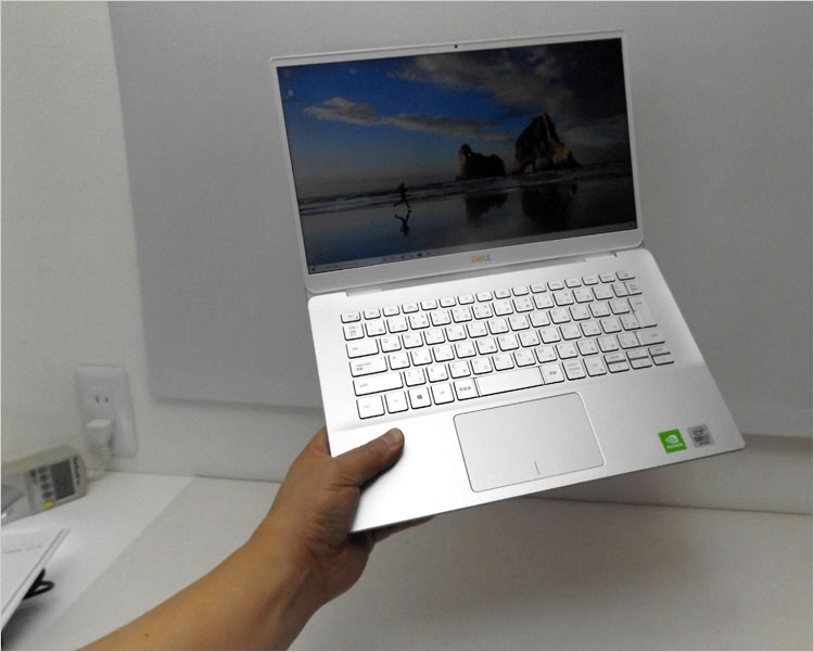 Core i7-10510U、GeForce MX230搭載、Inspiron 14 5000（5490）