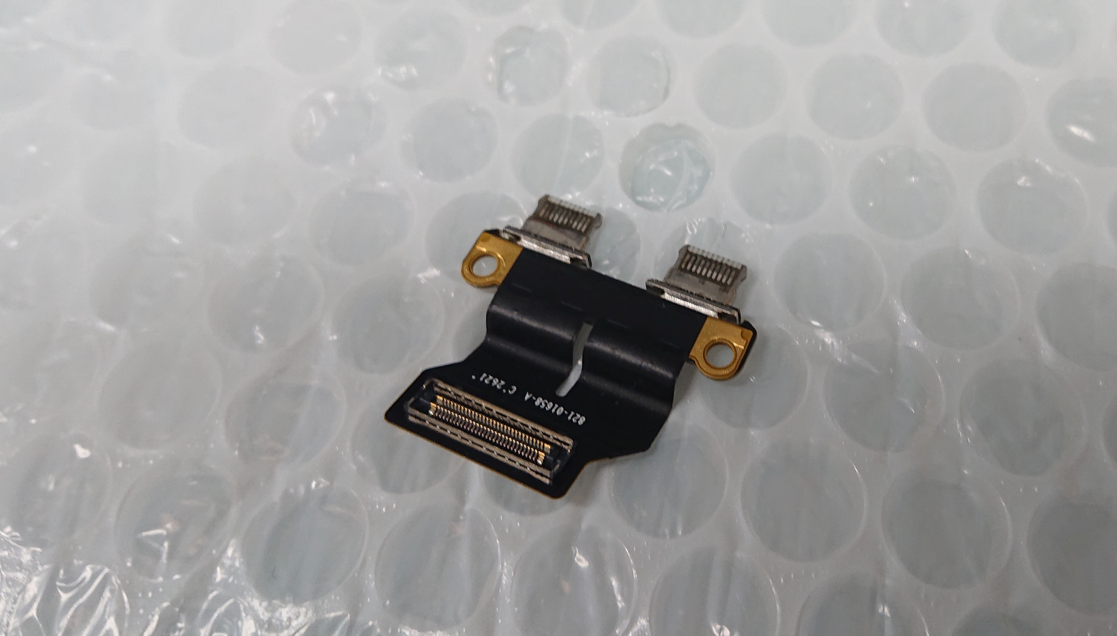 MacBook Air (M1, 2020)】水濡れ・水没後に電源が入らない症状の修理