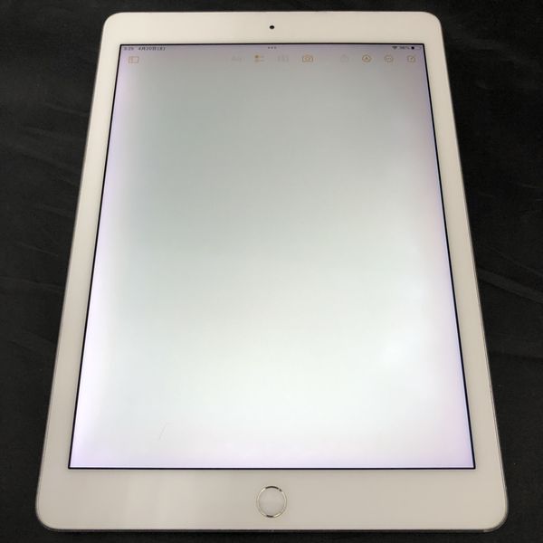 APPLE 〔中古〕iPad Pro 9.7ｲﾝﾁ 128GB ｼﾙﾊﾞｰ MLQ42J/A docomo（中古