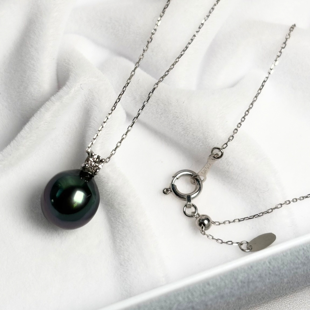 黒蝶真珠 パールペンダント 8.5-9mm ピーコックカラー セミラウンド