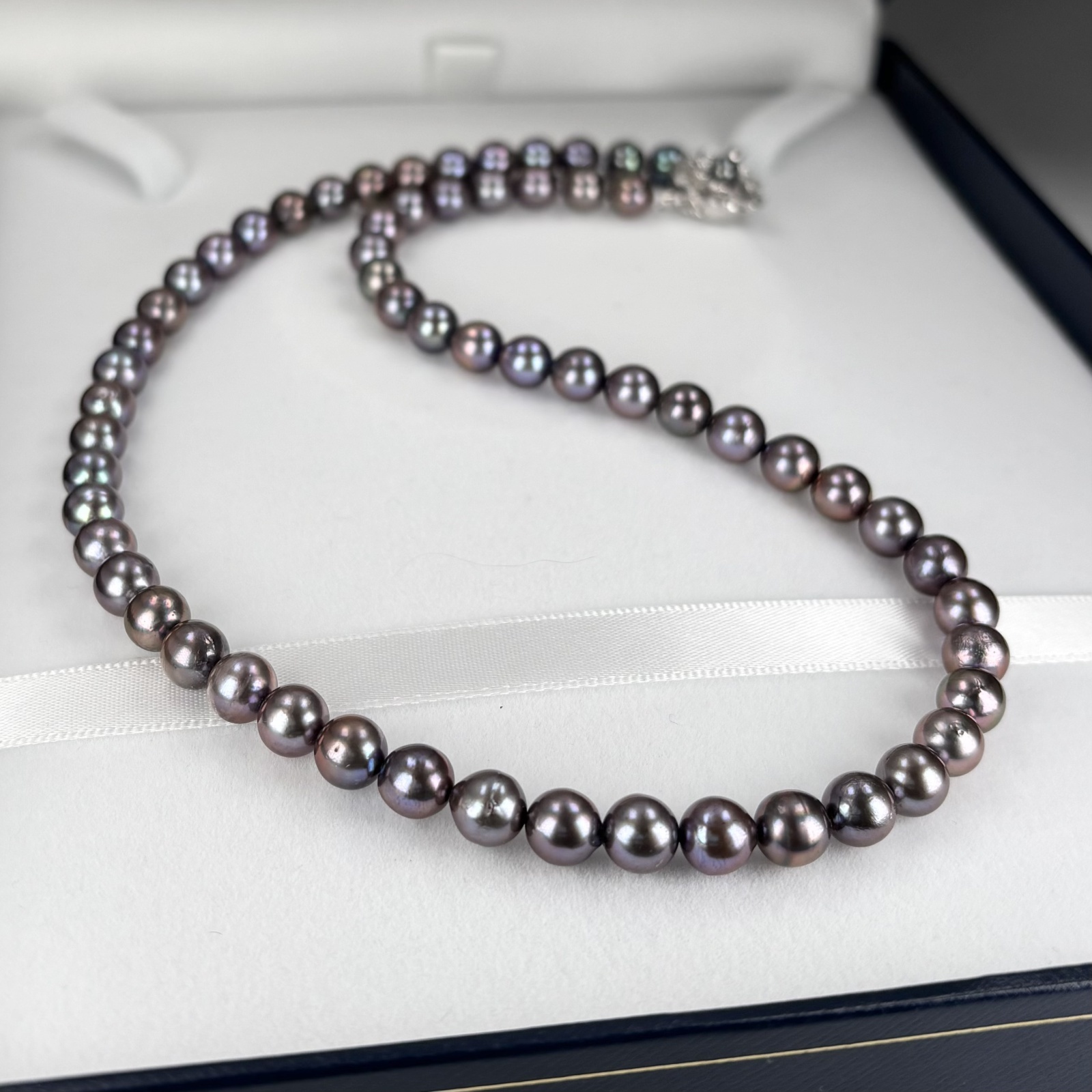 アコヤ黒真珠 ブラックパールネックレス(ブルー,紫系) 6.5-7mm