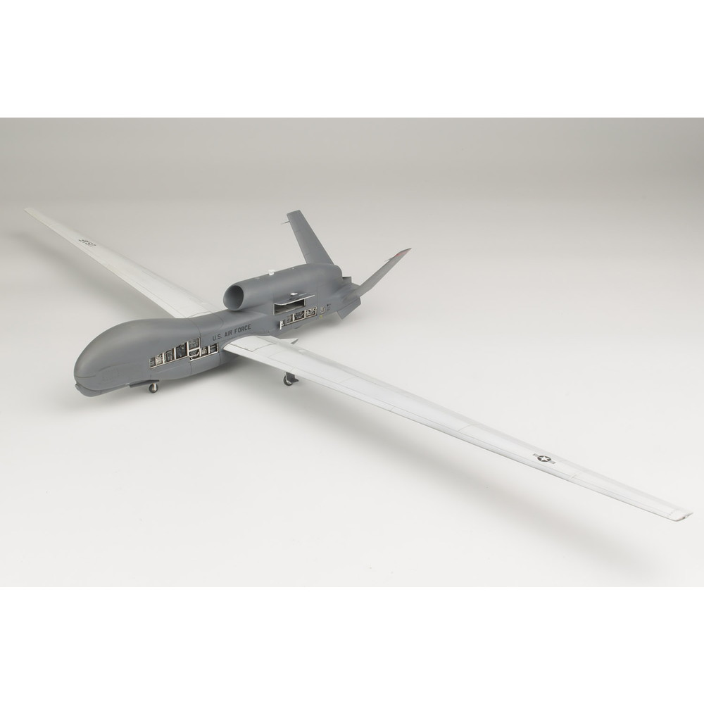 プラモデル :: 飛行機 :: アメリカ空軍 無人偵察機 RQ-4Bグローバル