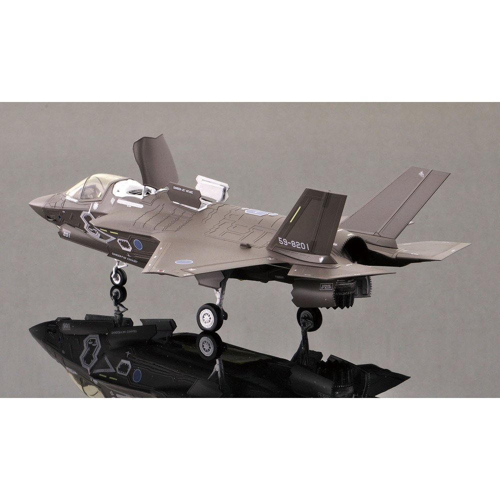 プラモデル :: 飛行機 :: 航空自衛隊 F-35B ライトニングII 新田原基地