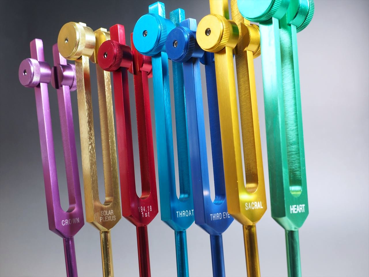 ◇少数限定入荷！◇7種チャクラ対応◇より振動を感じられる重り付き