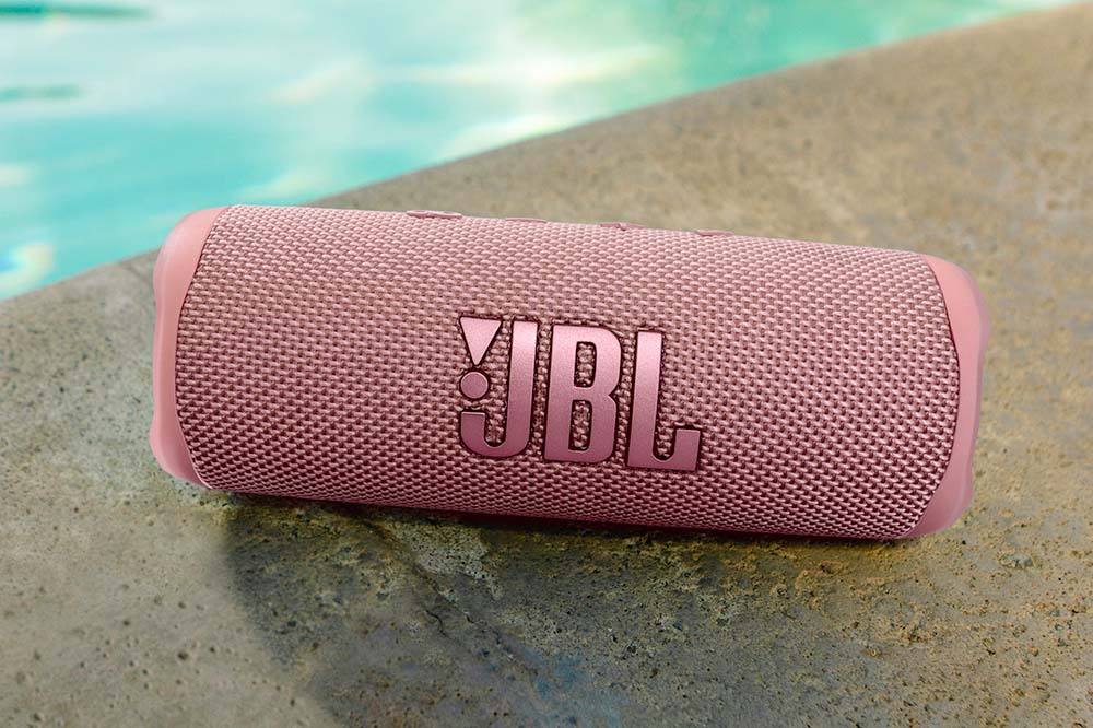 JBL、ポータブルBluetoothスピーカー「FLIP 6」に新色ピンク/ホワイト