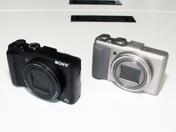 ソニー、小型・軽量ながら光学30倍ズームの”サイバーショット”「DSC