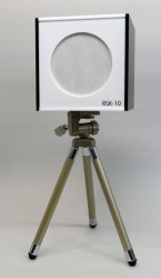 トーヨーソフト新ブランド“ARTIST”の真空管アンプと小型スピーカーが