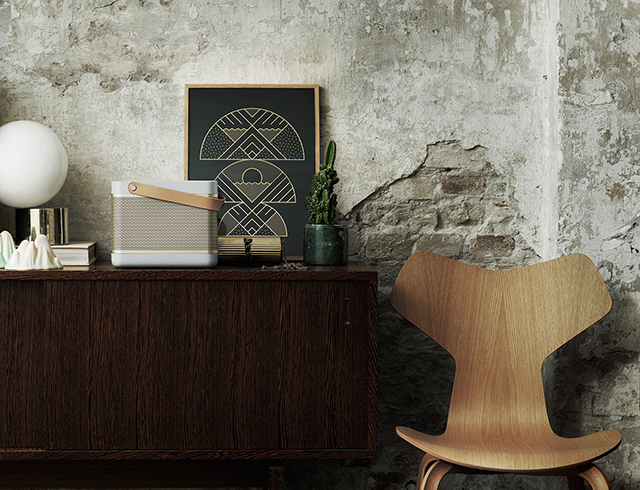 B&O PLAY「Beolit 15」レビュー：気軽に使えて部屋中を音楽で満たして