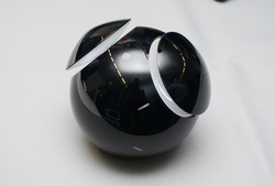 MWC＞踊るスピーカー「Rolly」が復活!? ‐ ソニーがボイスコマンドに