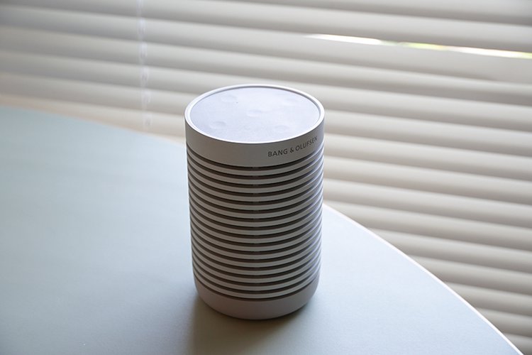 もう手放したくない。Bang & Olufsen「Beosound Explore」の心地よい