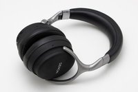 Bang & Olufsen、ワイヤレスヘッドホン「H9i」にRIMOWAとの限定コラボ