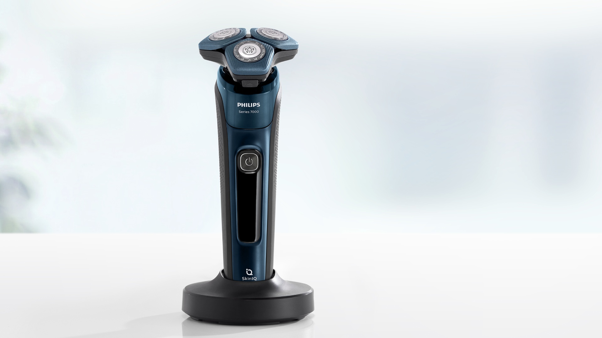 ヒゲの濃さや顔の輪郭を感知し、一人ひとりに合った最適なシェービング