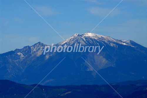 恵那山から見た御嶽山の初冠雪 写真素材 [1470222] - フォトライブラリー
