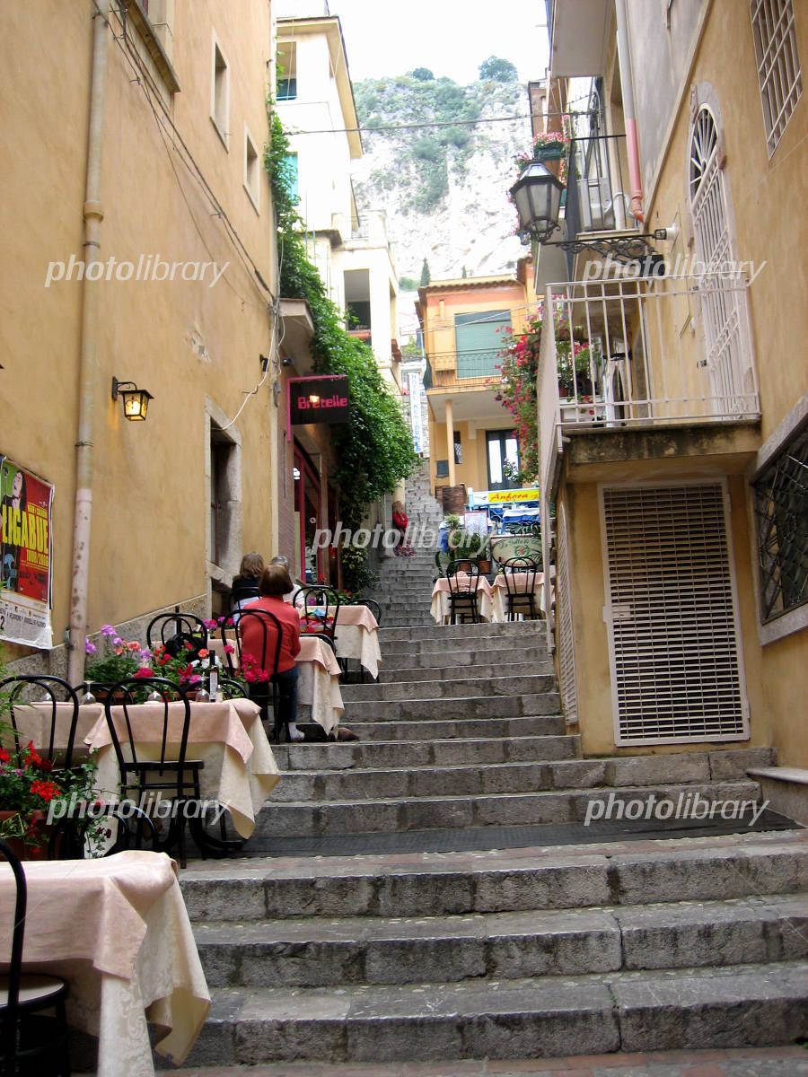 イタリア シチリア島 タオルミーナ街並み風景 写真素材 [1173319