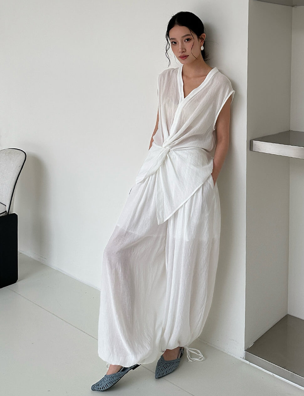 White Twist Front Top