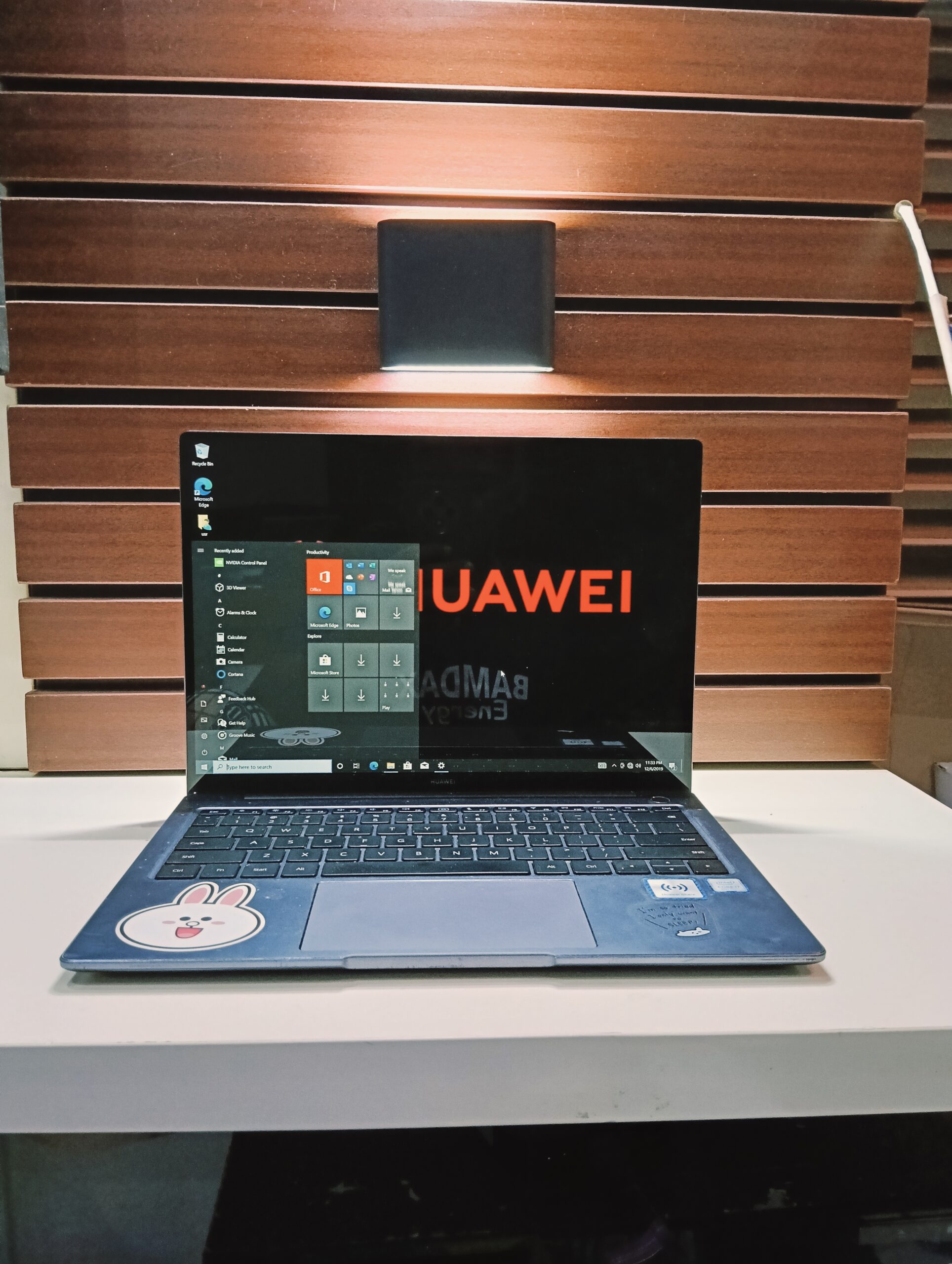 Huawei MateBook KLV-WX9 - Intel Core i7 (2.0GHz) - 8th Gen - 512GB