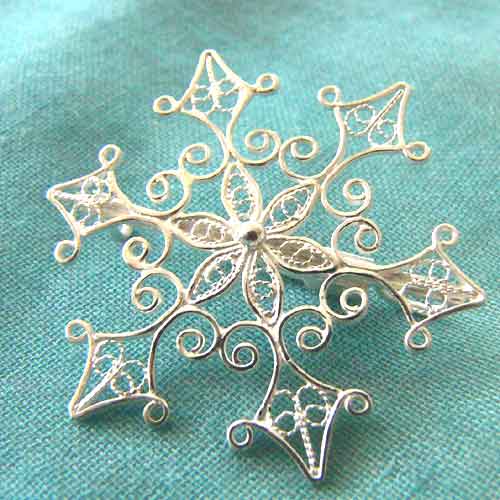 雪の結晶のブローチ【フィリグリー・銀線細工】(シルバー/silver925
