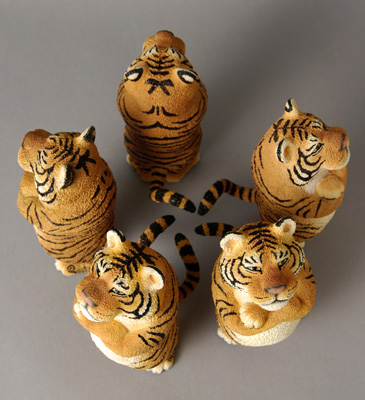 干支指人形 寅/朝隈 俊男