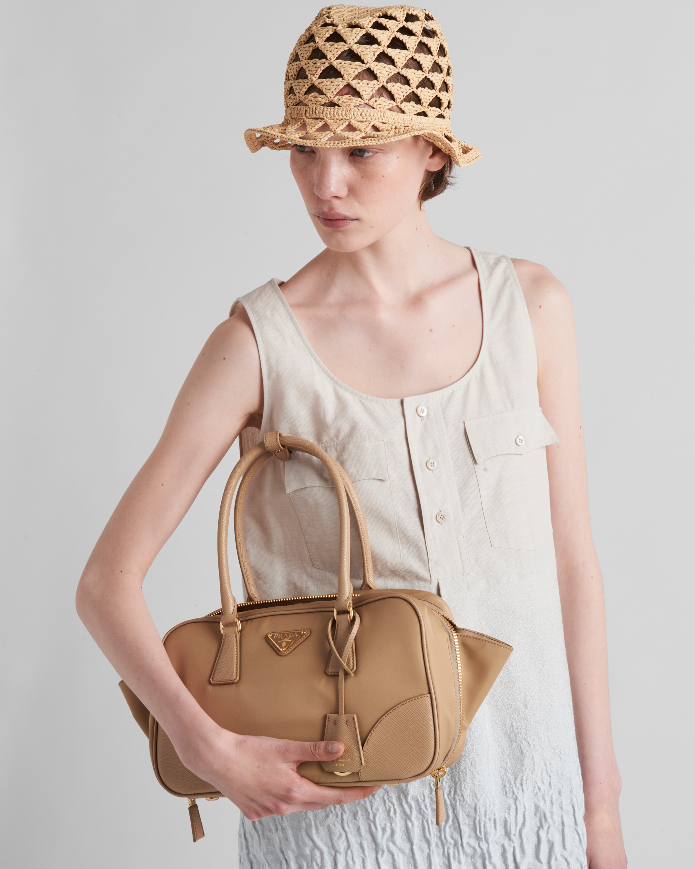 キャメルブラウン プラダ Re-edition 1978 ミディアム Re-nylon X