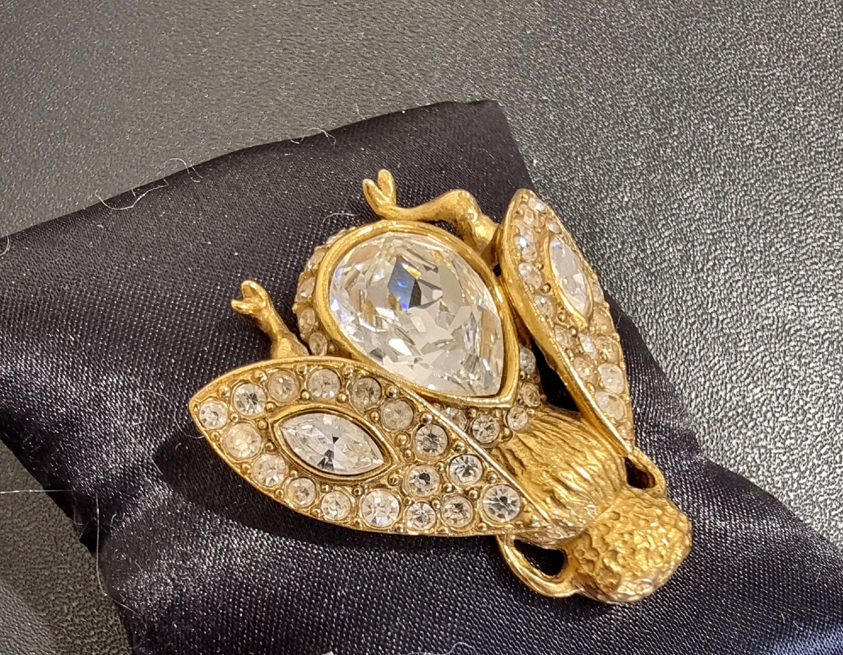 Proantic: Christian Dior Crystal Bee Brooch