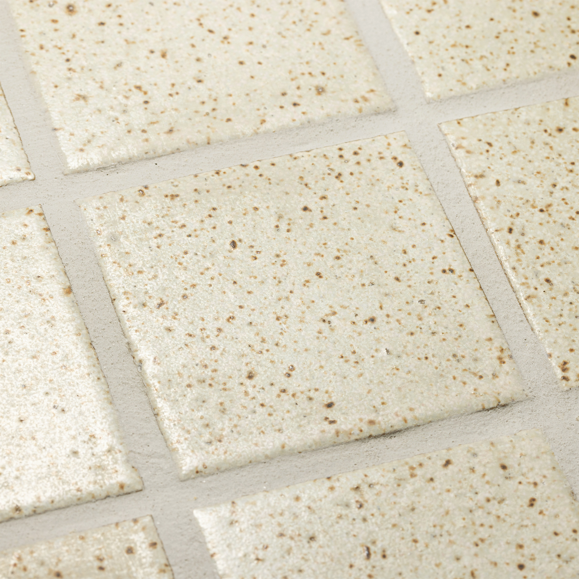 古窯70角タイル 胡粉（シート） | WL-TL012-03P-G141 | 四角形タイル