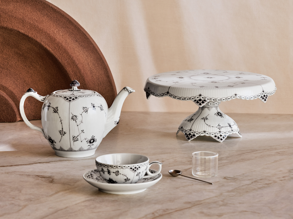 ブラックフルーテッド コレクション|ロイヤル コペンハーゲン 公式