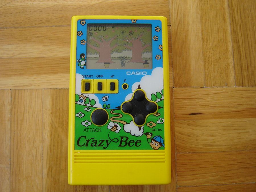 Crazy Bee Casio (1984) ▷ Retro Handheld Games