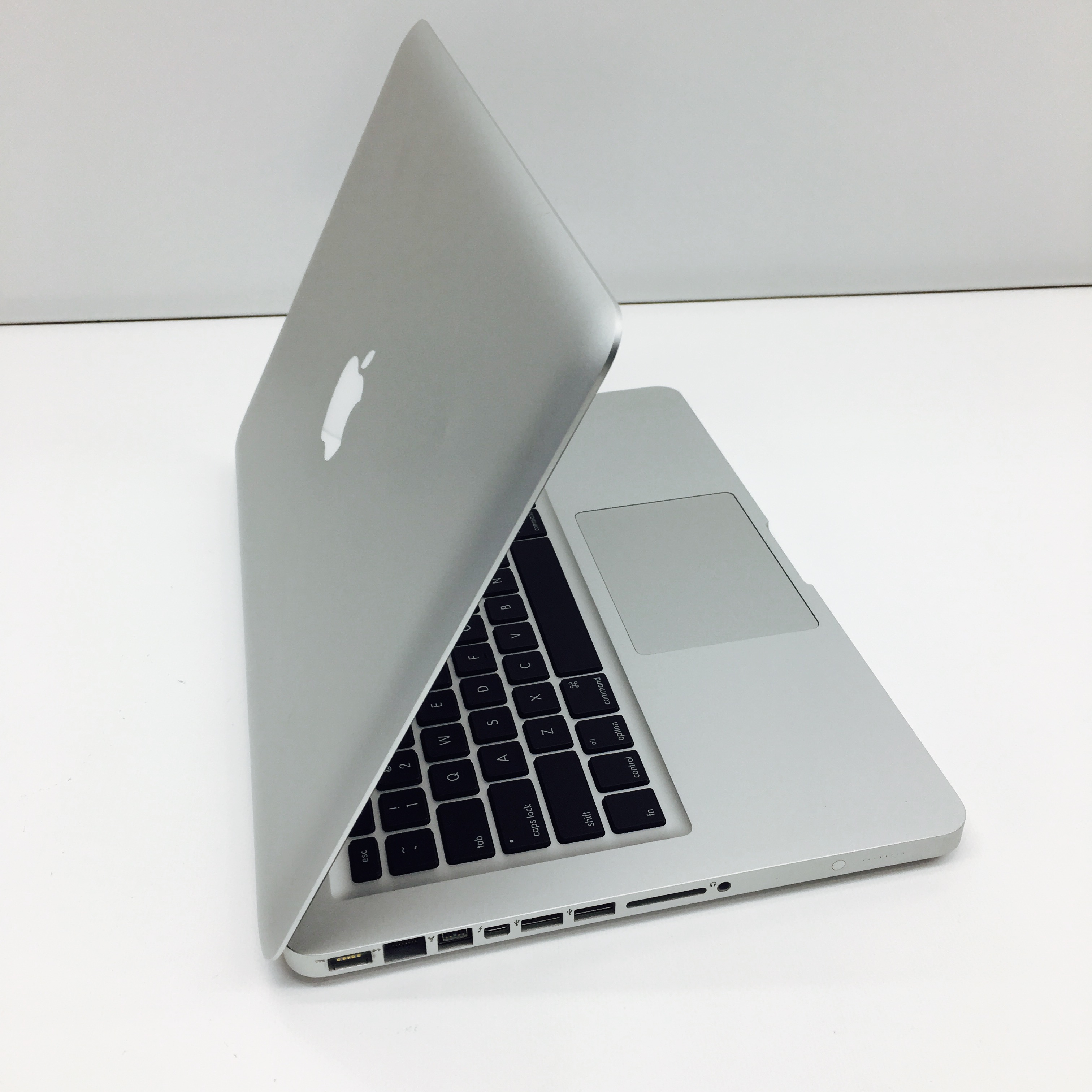 Laptop: Apple MacBook Pro 
