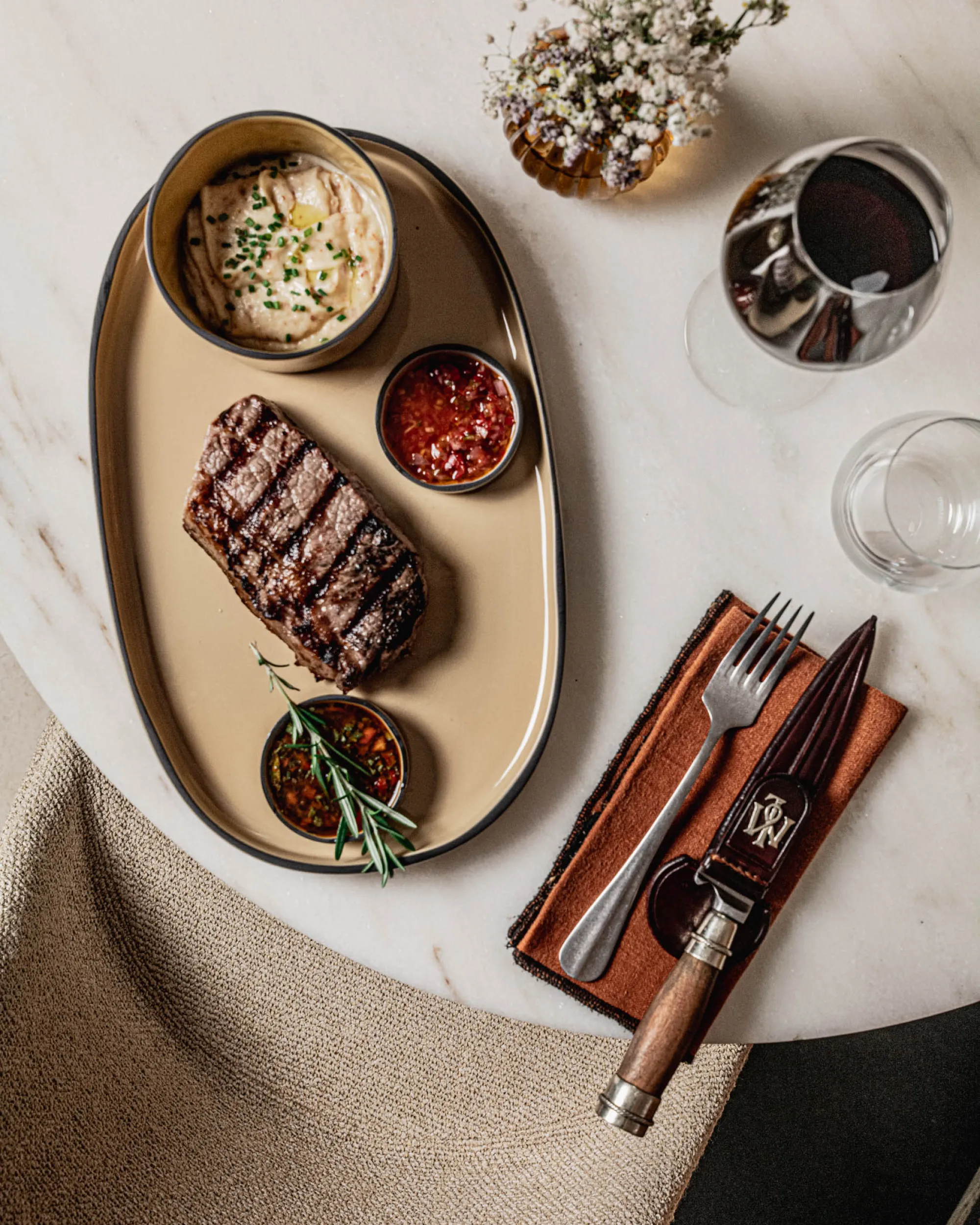 Oval Plate - 14 INCH - Black ceramic - Collection Caractère