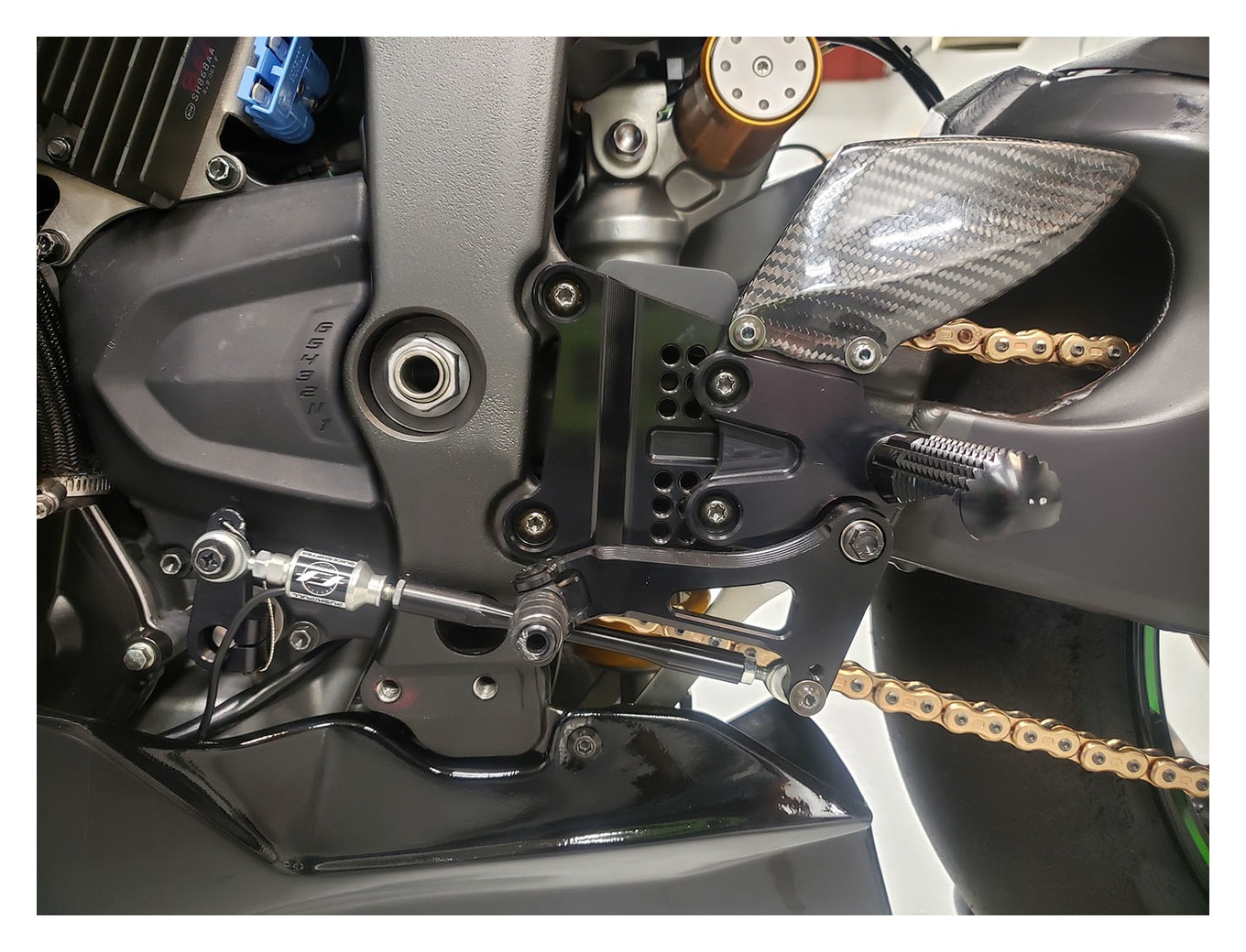 Graves Works Rearsets Kawasaki ZX6R / ZX636 2019-2026 - RevZilla