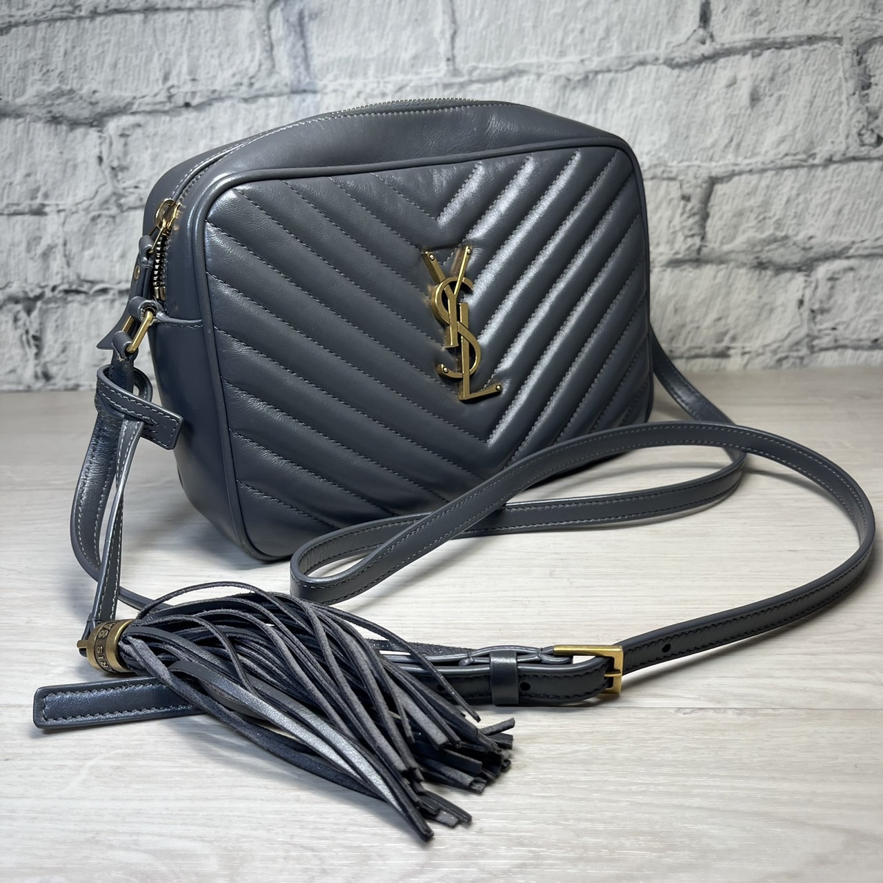 ブランドバッグ】YVES SAINT LAURENT サンローラン ルー カメラバッグ