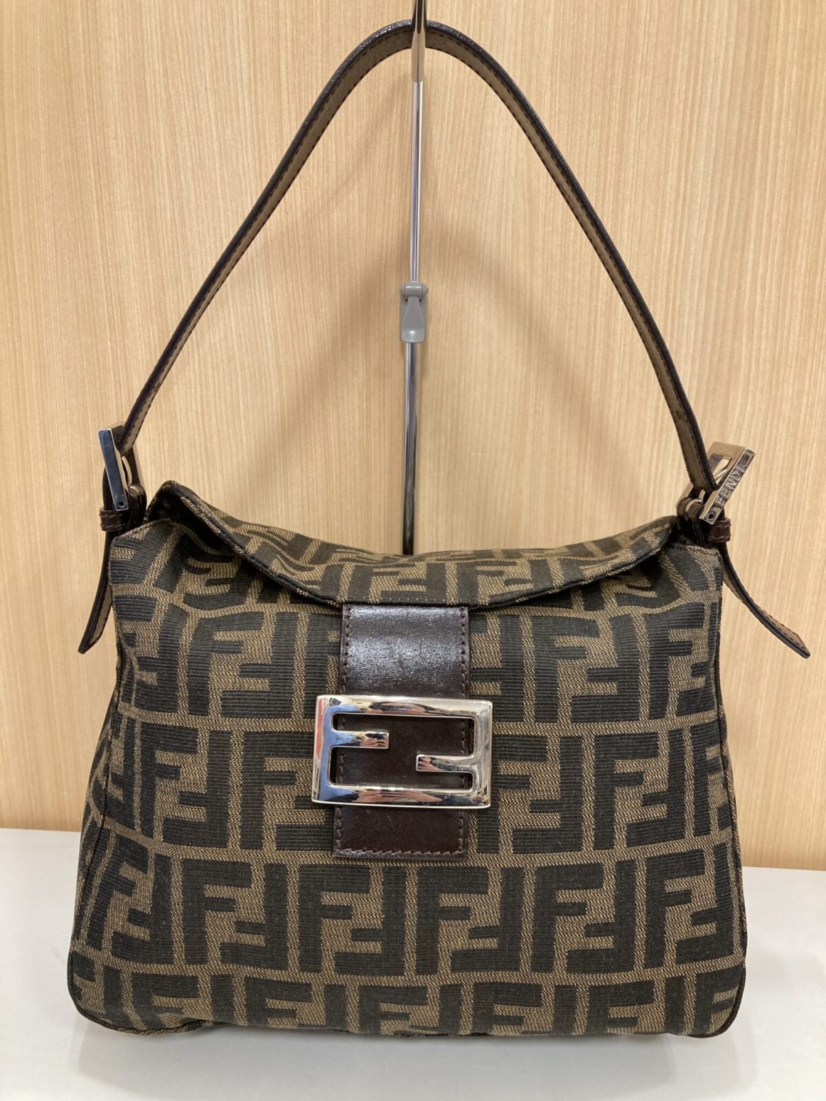 FENDI フェンディ ズッカ柄マンマバケット ワンショルダーバッグ