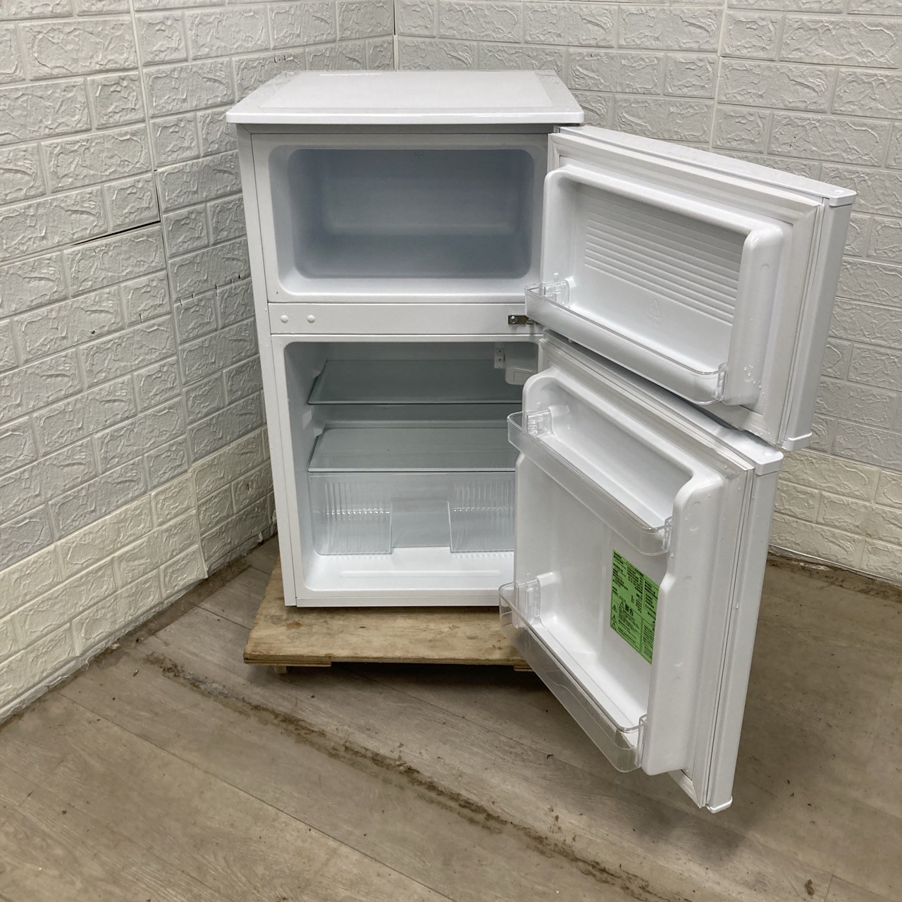 Comfee 冷蔵庫 小型 一人暮らし 90L 2024年製 KR0135 Comfee 冷蔵庫