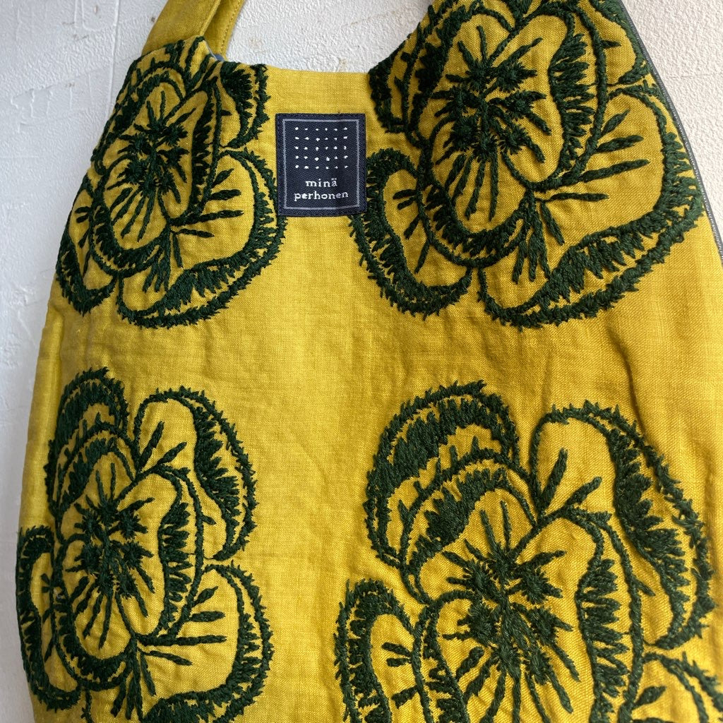 中古】ミナペルホネン / mina perhonen hope エッグバッグ 黄色 花柄