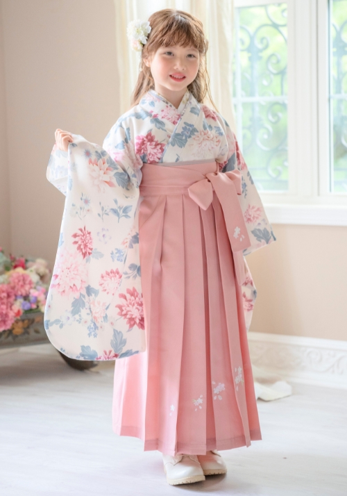 2025-2026袴カタログ／キャサリンコテージ