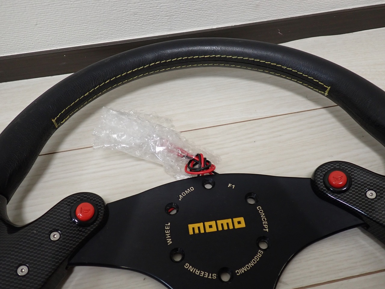 momo モモ 35φ ステアリング ハンドル F1 CONCEPT ERGONOMIC STEERING