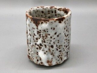 加藤春鼎 作 『鼡志野 湯呑』 ｜骨董品買取 緑和堂