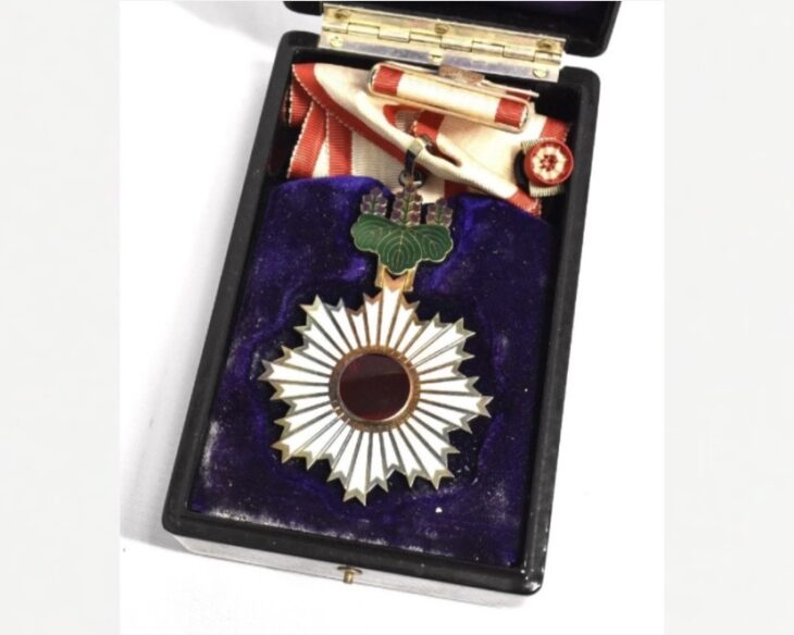 勲三等旭日中授章 ｜骨董品買取 緑和堂